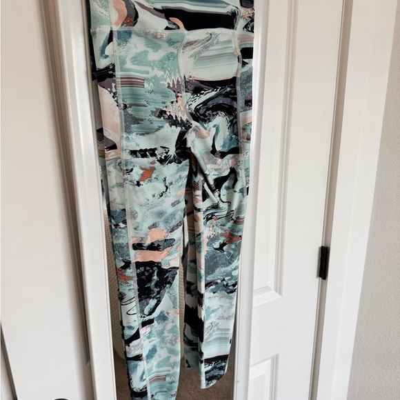 Under Armour Leggings - Picture 11 of 11